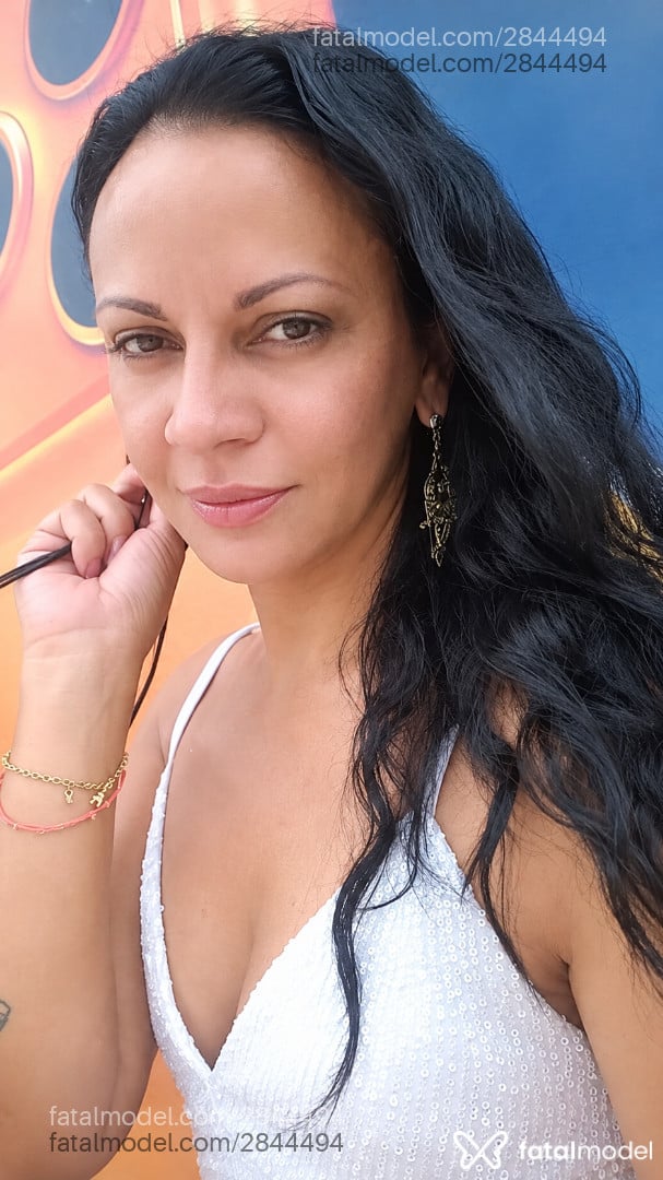 Acompanhante mulher trans morena (o) de olhos pretos - Amanda Morena