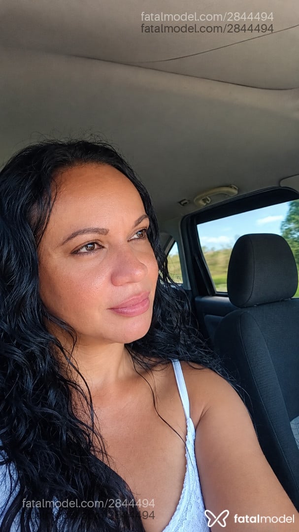 Acompanhante mulher trans morena (o) de olhos pretos - Amanda Morena