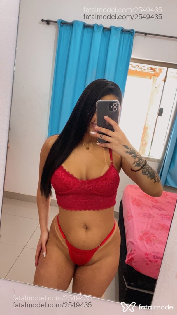 Acompanhante mulher morena (o) de olhos castanhos - Livia