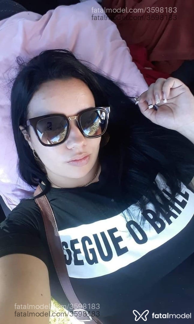 Acompanhante mulher morena (o) de olhos mel - Isabela