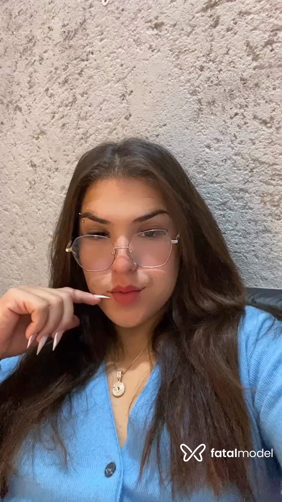 Acompanhante mulher trans com cabelo castanho de olhos castanhos - Eduarda