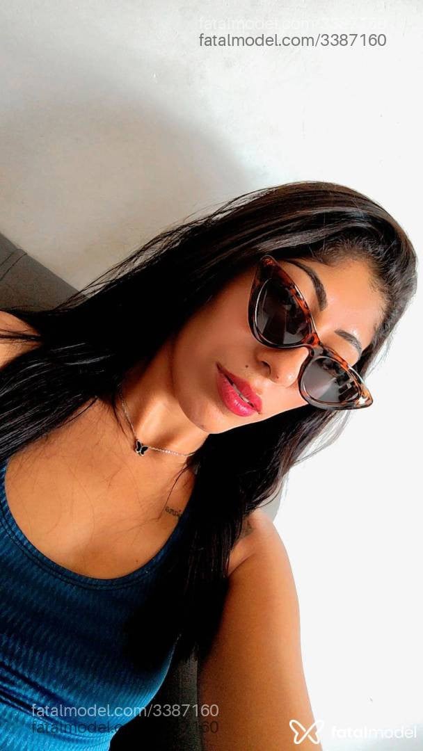Acompanhante mulher morena (o) de olhos castanhos - Bucetinhacriminosa