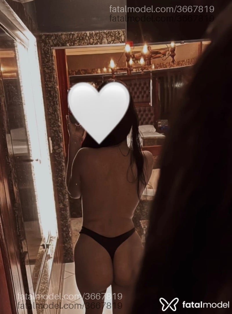 Acompanhante mulher morena (o) de olhos castanhos - Clara