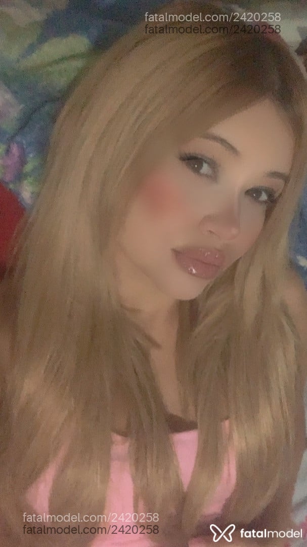 Acompanhante mulher ruiva (o) de olhos castanhos - Isabella