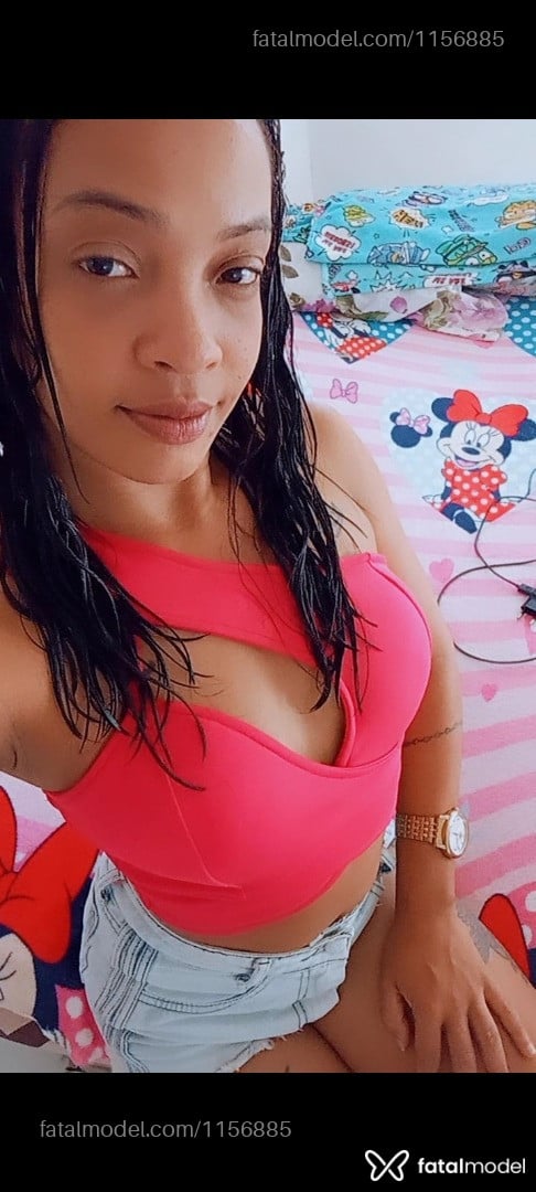 Acompanhante mulher com cabelo castanho de olhos pretos - Beatriz Valentin