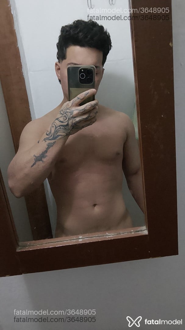 Acompanhante homem morena (o) de olhos castanhos - Biell