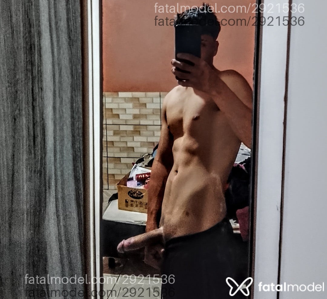 Acompanhante homem morena (o) de olhos castanhos - Roberto
