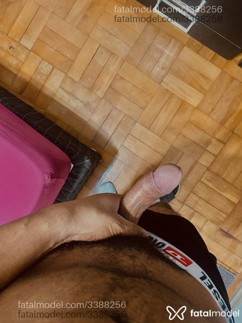 Acompanhante homem morena (o) de olhos castanhos em Teutônia - Pretinhosafado