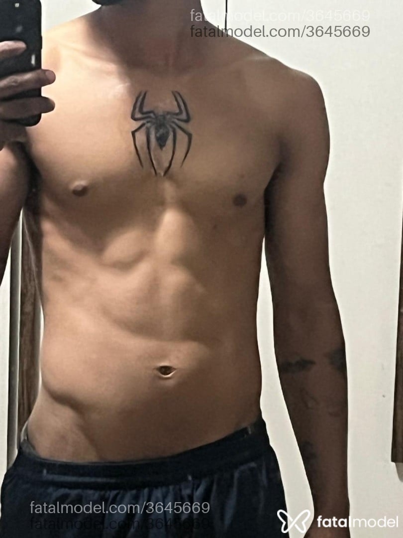 Acompanhante homem morena (o) de olhos pretos - Douglas