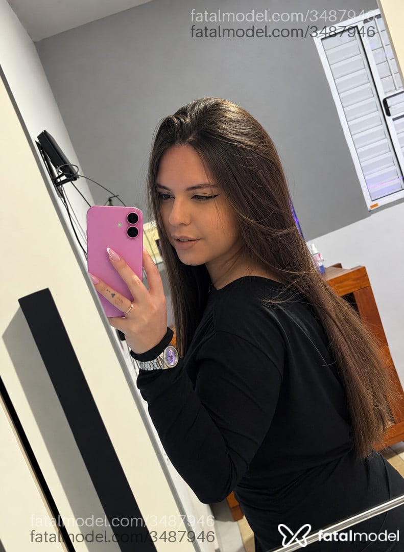 Acompanhante mulher com cabelo castanho de olhos mel - Laura