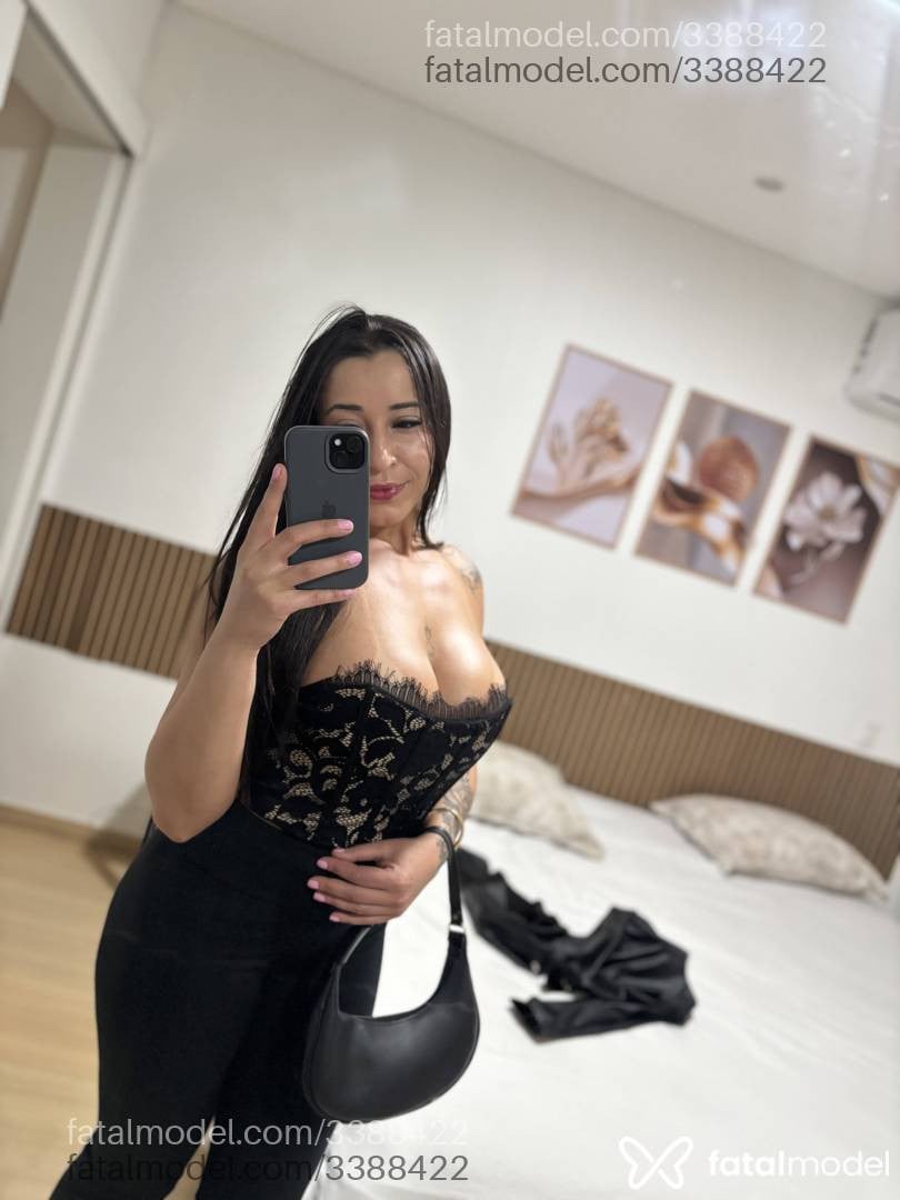 Acompanhante mulher com cabelo castanho de olhos castanhos - Samara