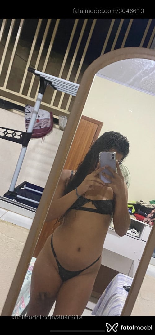 Acompanhante mulher morena (o) de olhos pretos - Isa