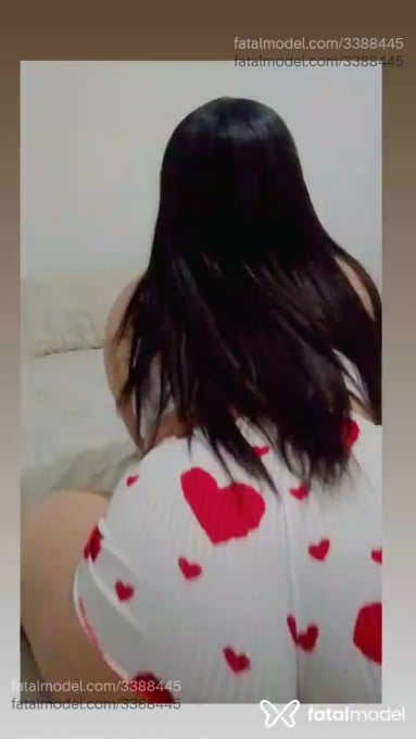 Acompanhante mulher com cabelo castanho de olhos mel - Lumynna Acompanhante mulher com cabelo castanho de olhos mel - Lumynna