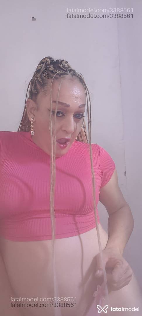 Acompanhante mulher trans loira (o) de olhos castanhos - Verônica