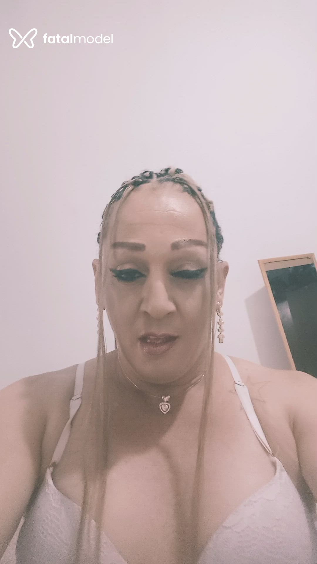 Acompanhante mulher trans loira (o) de olhos castanhos - Verônica Acompanhante mulher trans loira (o) de olhos castanhos - Verônica