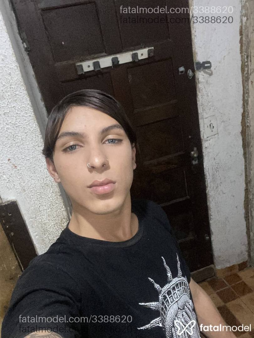Acompanhante homem com cabelo castanho de olhos azuis - Rubyzinhaa