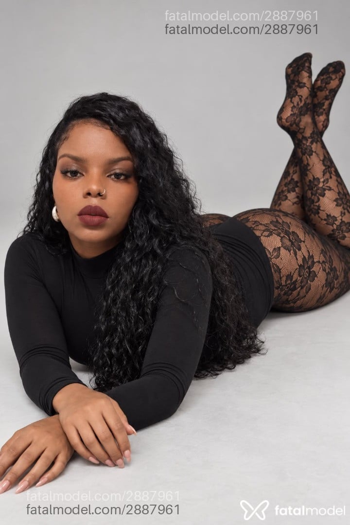 Acompanhante mulher morena (o) de olhos pretos - Bianca
