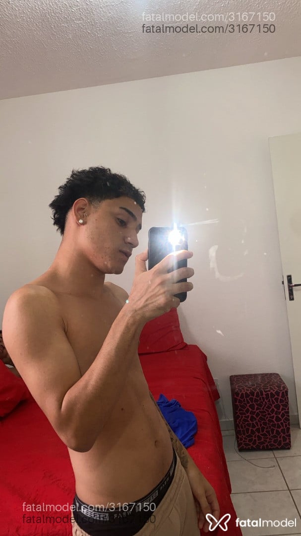 Acompanhante homem morena (o) de olhos castanhos - Leandro