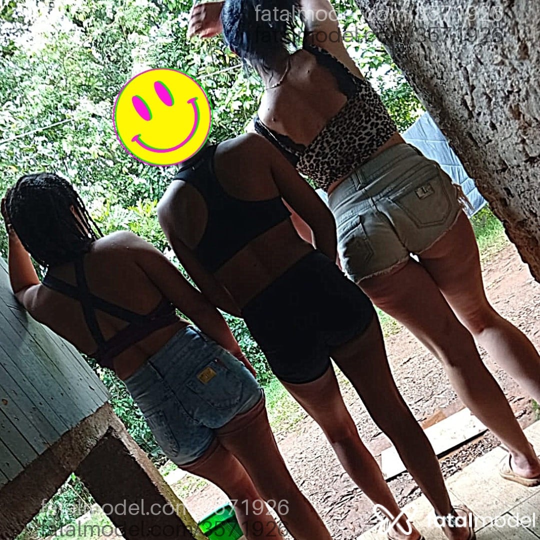Acompanhante mulher loira (o) de olhos castanhos - Pamela