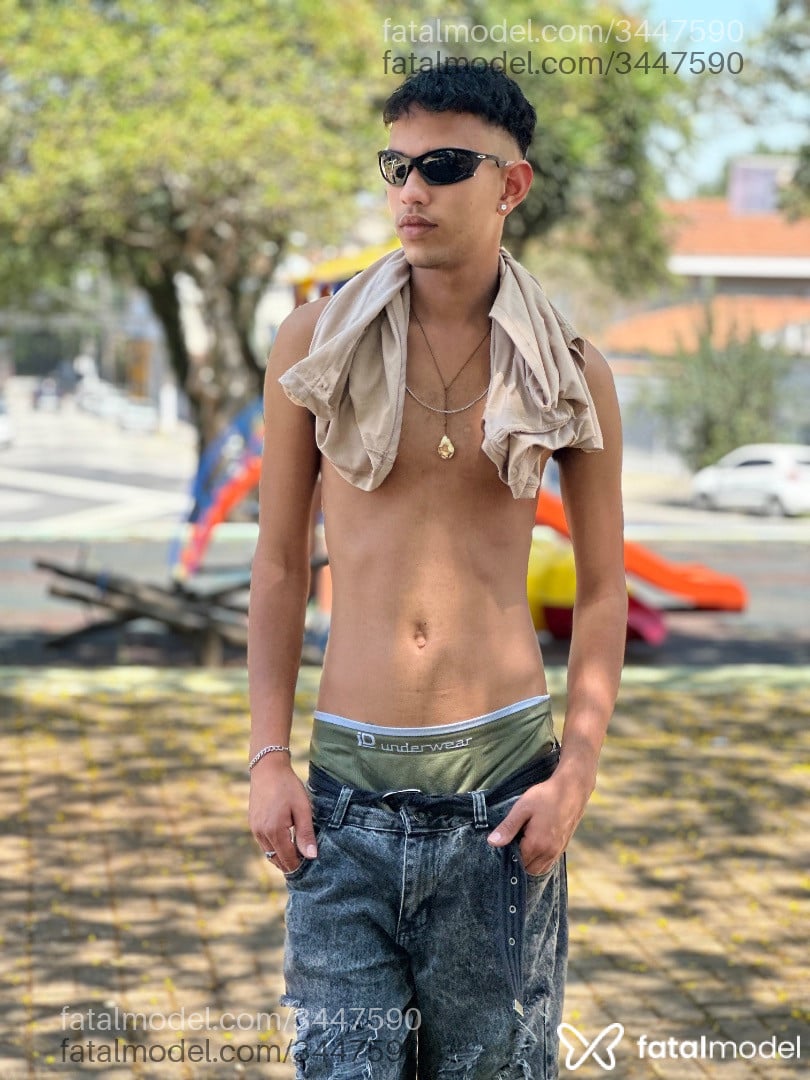 Acompanhante homem morena (o) de olhos mel - Lucas