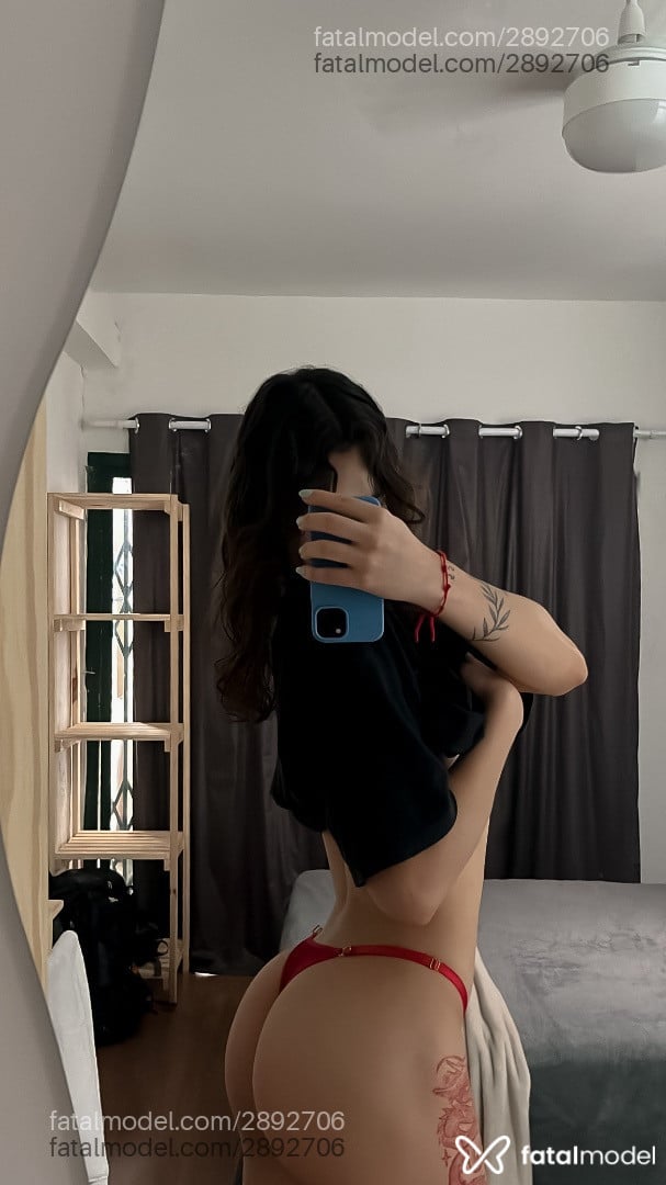 Acompanhante mulher trans com cabelo castanho de olhos castanhos - Luna Gomez