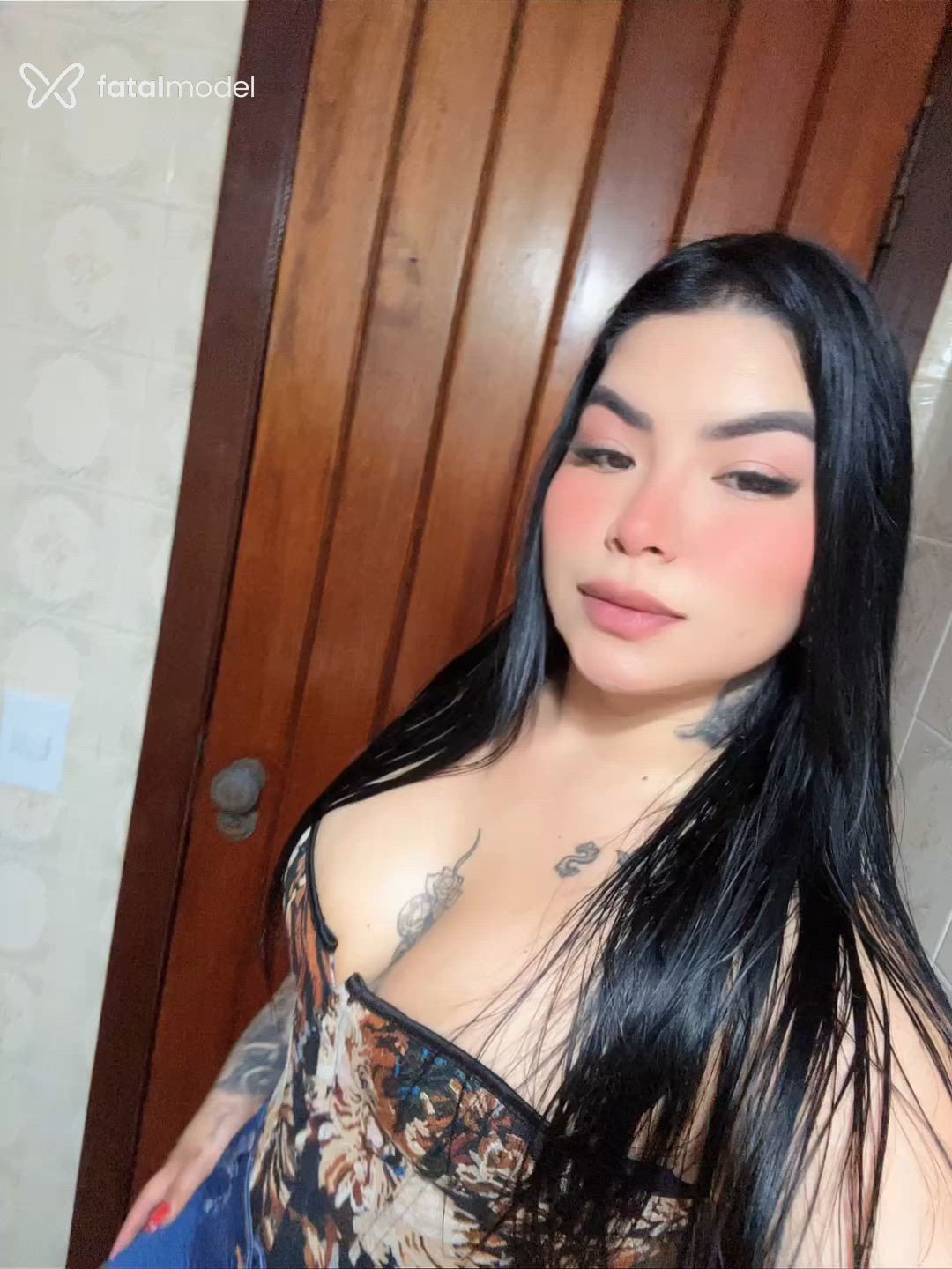 Acompanhante mulher morena (o) de olhos castanhos - Kiara
