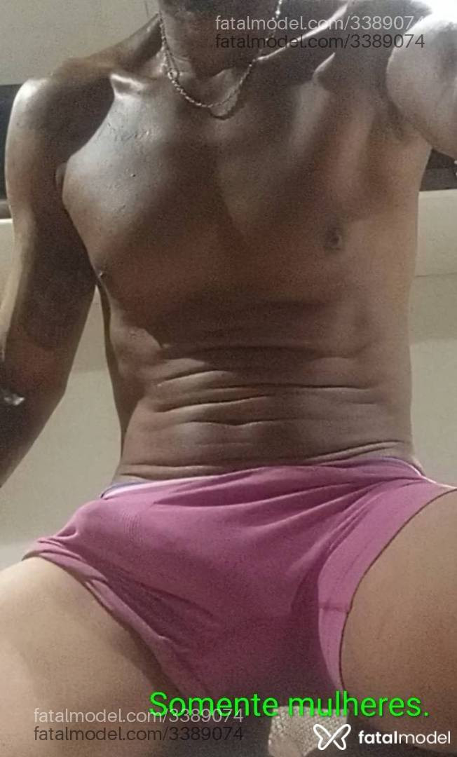Acompanhante homem morena (o) de olhos pretos - Bruno