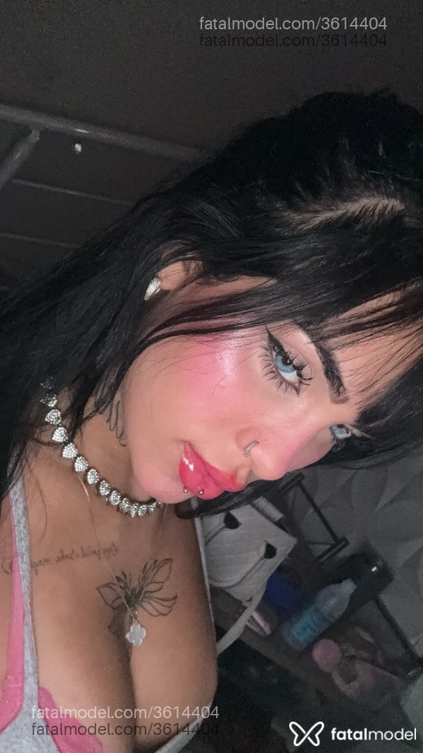 Acompanhante mulher morena (o) de olhos castanhos - Fernanda