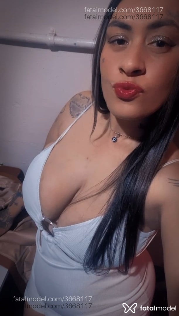 Acompanhante mulher morena (o) de olhos mel - Clara Meirelles