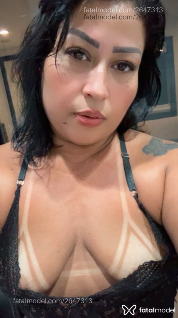 Acompanhante mulher loira (o) de olhos castanhos - Gigi Giselle
