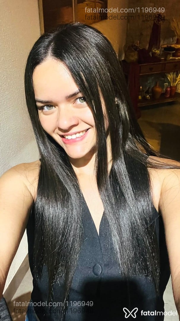 Acompanhante mulher loira (o) de olhos azuis - YSA MODELLO