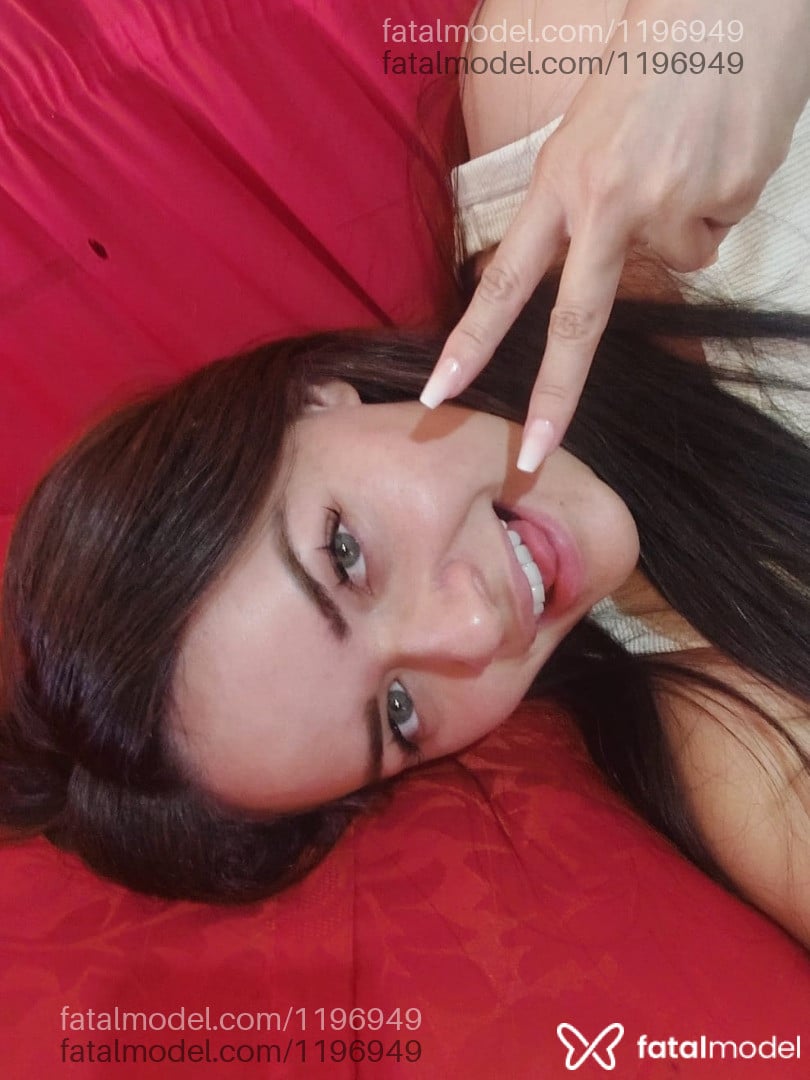 Acompanhante mulher loira (o) de olhos azuis - YSA MODELLO