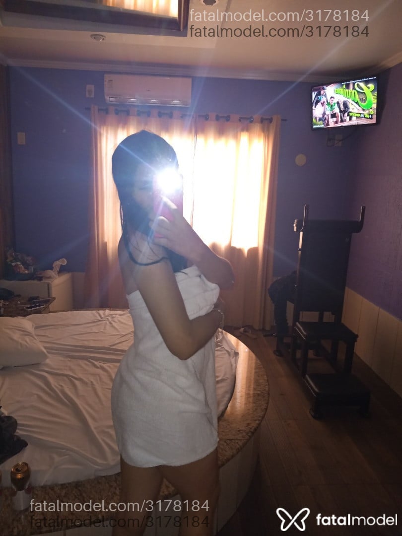 Acompanhante mulher trans morena (o) de olhos castanhos - Angel