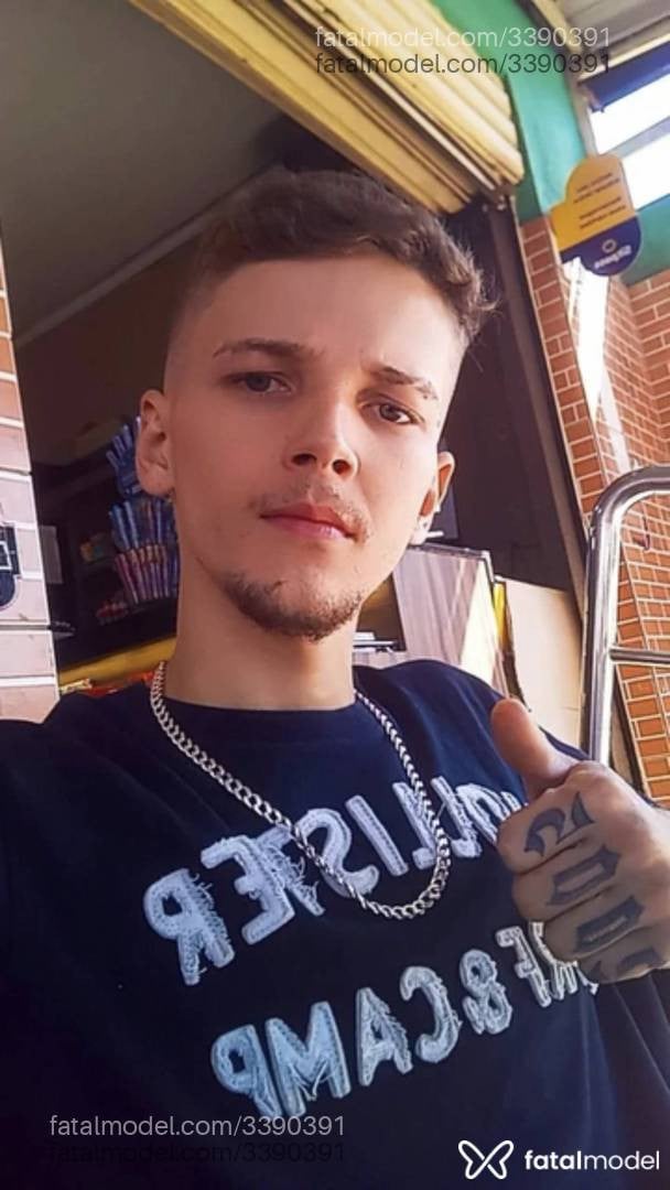 Acompanhante homem loira (o) de olhos verdes - Luís Felipe