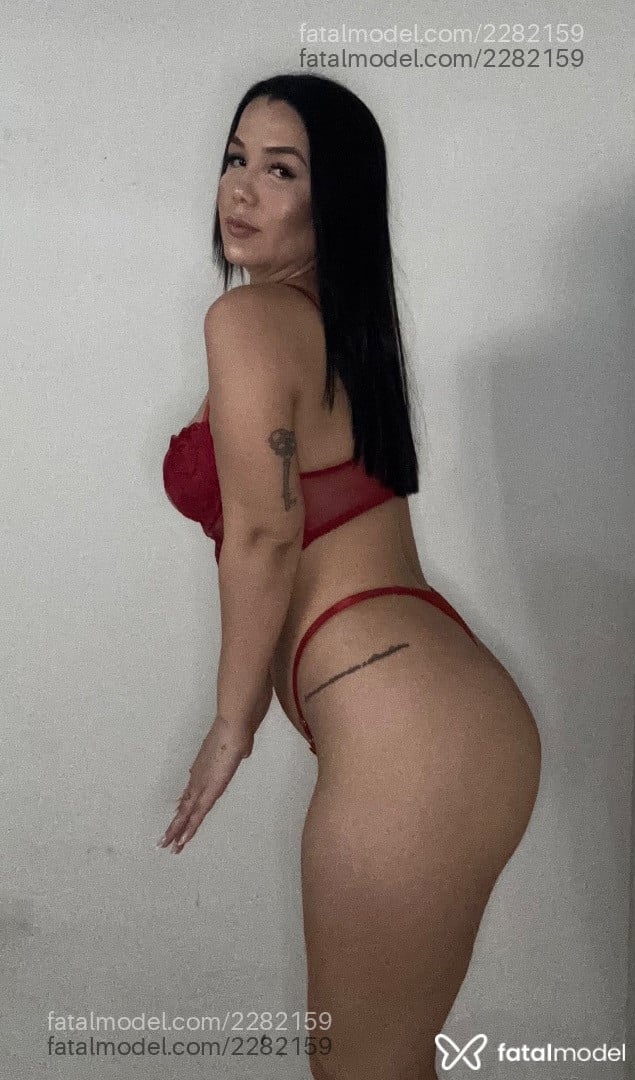 Acompanhante mulher morena (o) de olhos castanhos - Izzie Lins