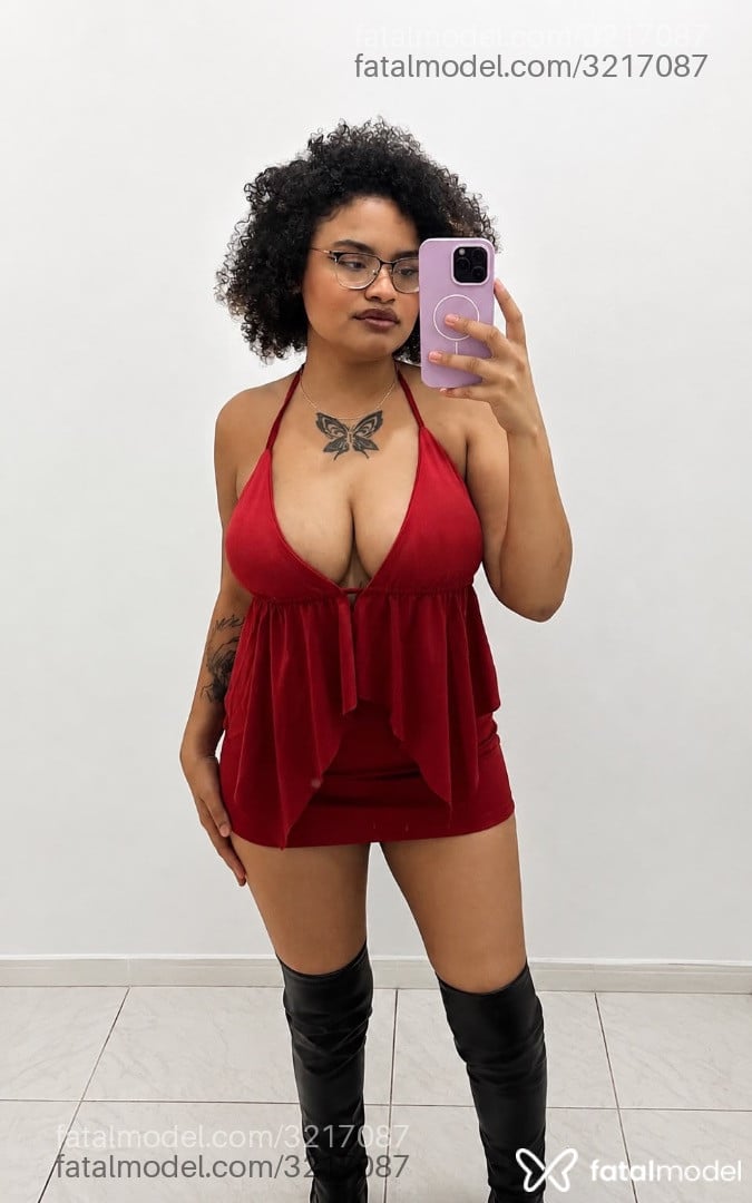 Acompanhante mulher com cabelo castanho de olhos castanhos - Isa Martinez