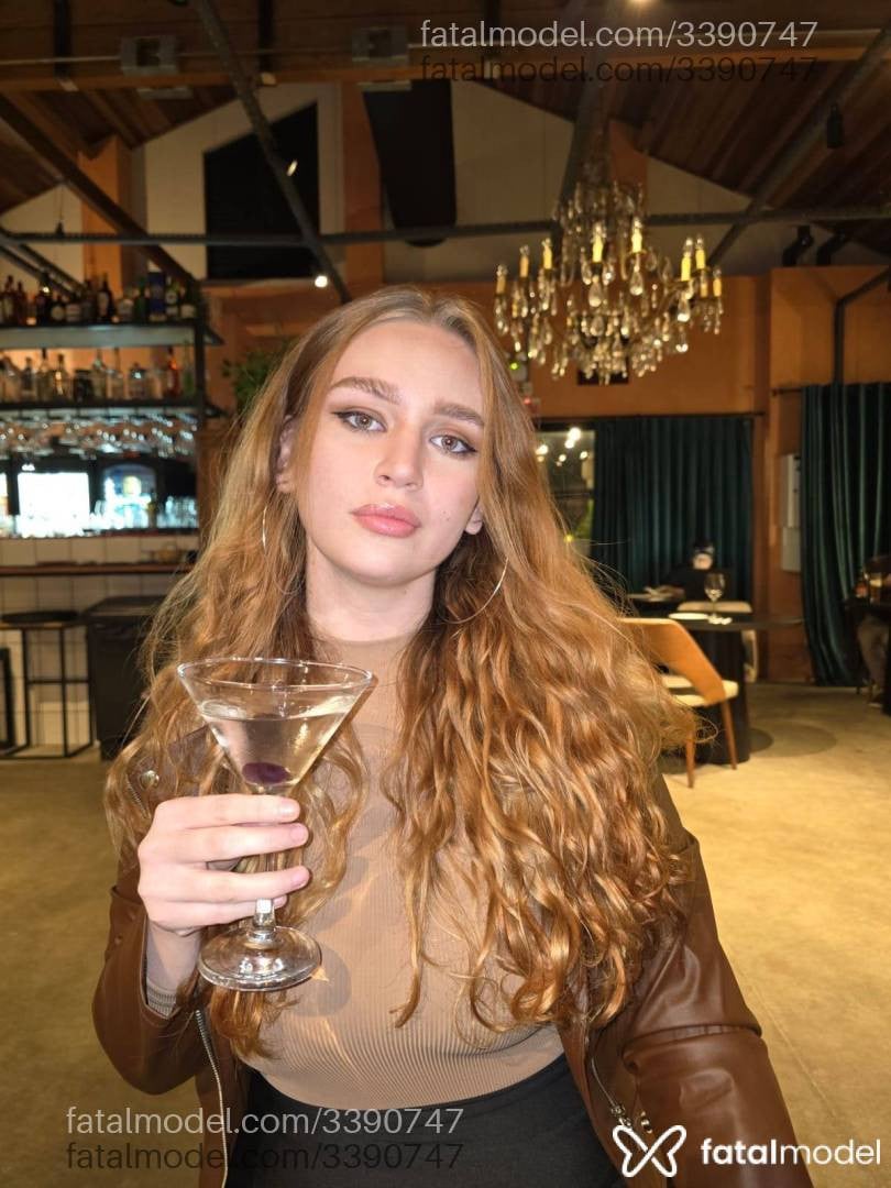 Acompanhante mulher loira (o) de olhos verdes - Beatriz Alencar