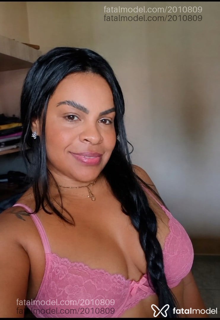 Acompanhante mulher morena (o) de olhos castanhos - Luamorenay