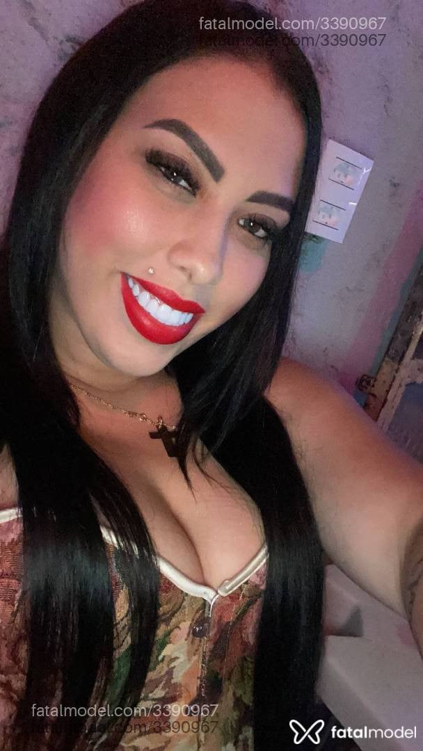 Acompanhante mulher morena (o) de olhos verdes em Luz Acompanhante mulher morena (o) de olhos verdes em Luz - Roberta Cleto