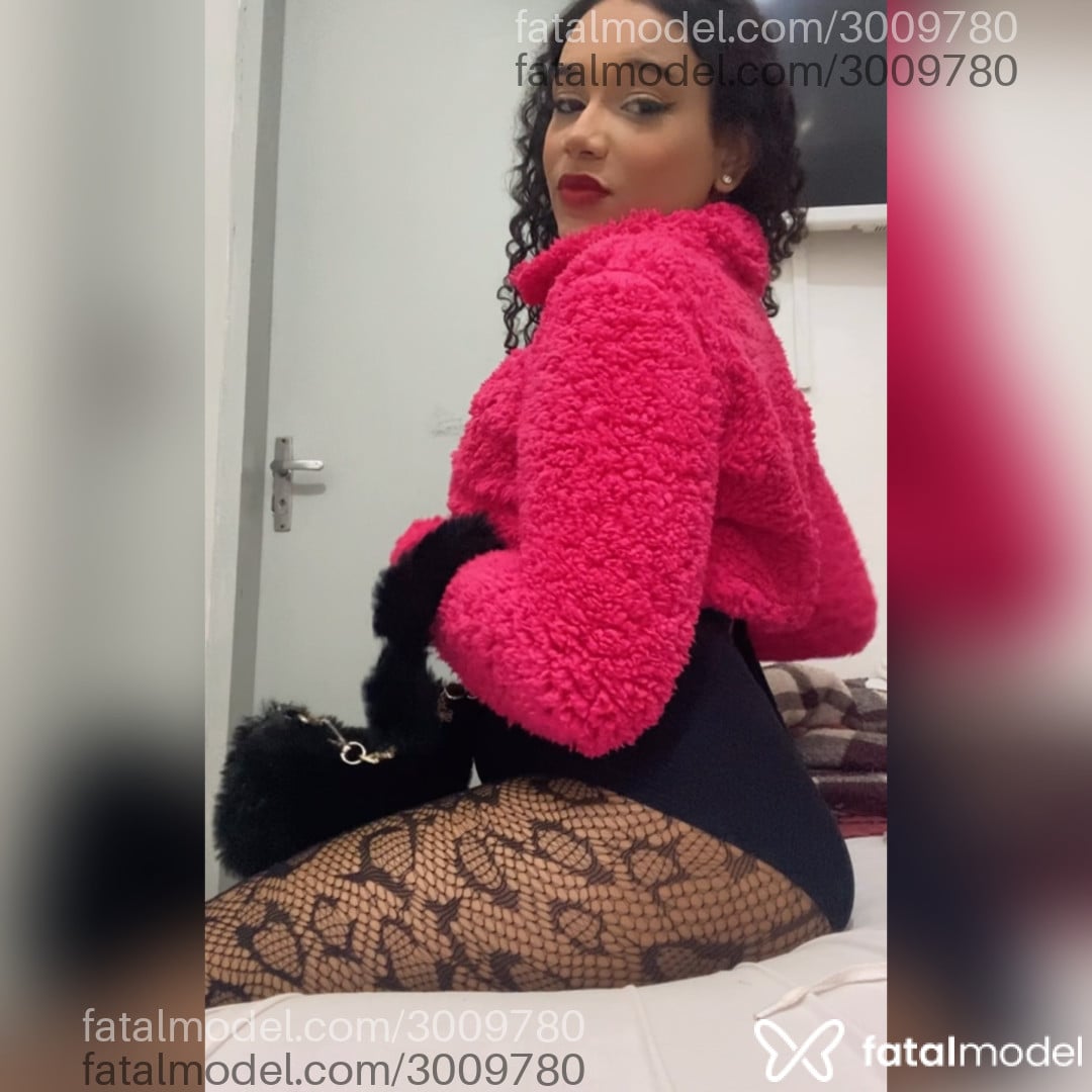 Acompanhante mulher trans morena (o) de olhos pretos - Gabrielly