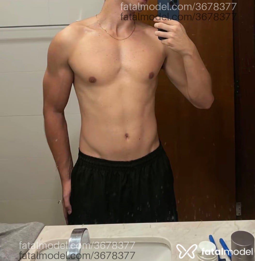 Acompanhante homem morena (o) de olhos castanhos - Thomás