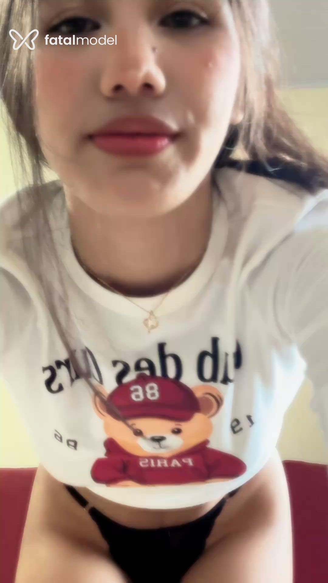 Acompanhante mulher com cabelo castanho de olhos castanhos - Valentina Soares Acompanhante mulher com cabelo castanho de olhos castanhos - Valentina Soares