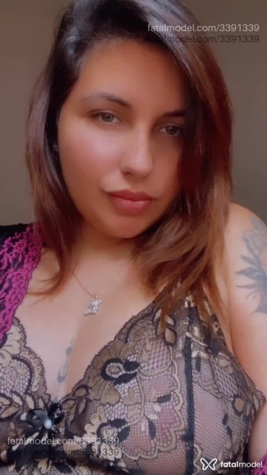 Acompanhante mulher morena (o) de olhos verdes - Esther Acompanhante mulher morena (o) de olhos verdes - Esther