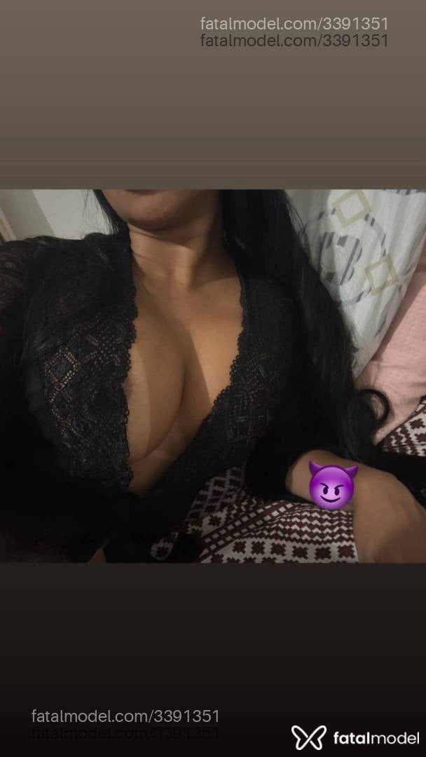 Acompanhante mulher com cabelo castanho de olhos pretos - Jhenny