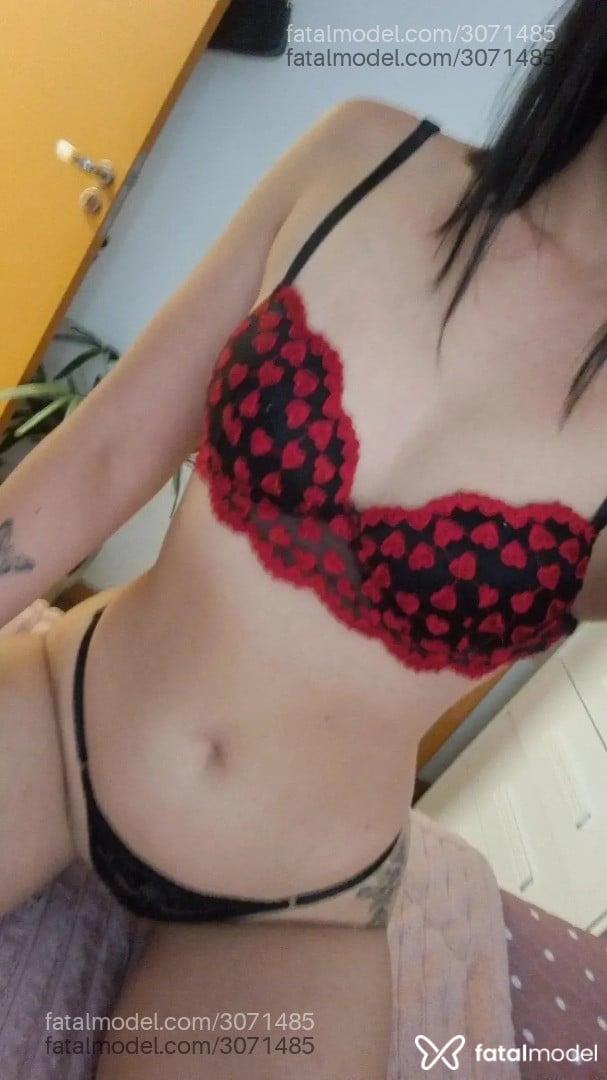 Acompanhante mulher com cabelo castanho de olhos castanhos - Dani