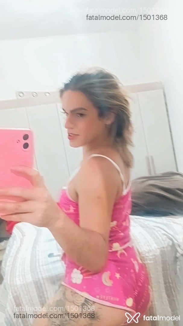 Acompanhante travesti loira (o) de olhos castanhos - Lauane