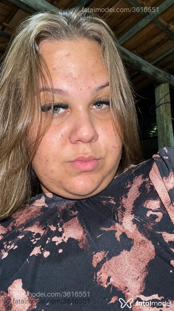 Acompanhante mulher trans loira (o) de olhos verdes - Bruninha