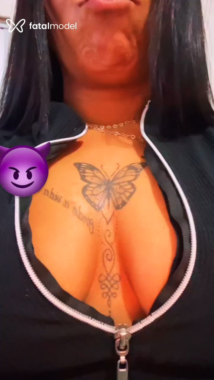 Acompanhante mulher morena (o) de olhos pretos - Melissa
