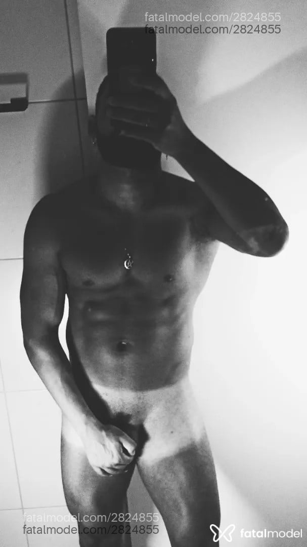 Acompanhante homem morena (o) de olhos castanhos - Mateus