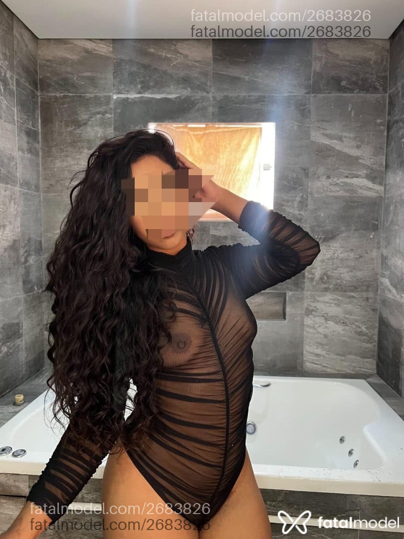 Acompanhante mulher morena (o) de olhos pretos - Melissa